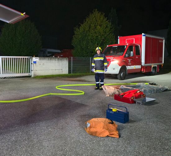 Der Dekontaminationsplatz mit einer Auffangwanne